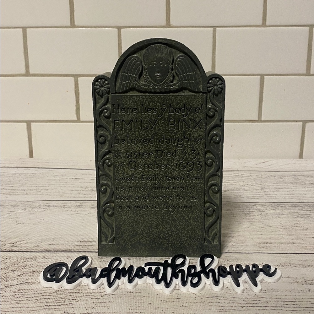 *Spirit Halloween Emily Binx Hocus Pocus Tombstone Décor